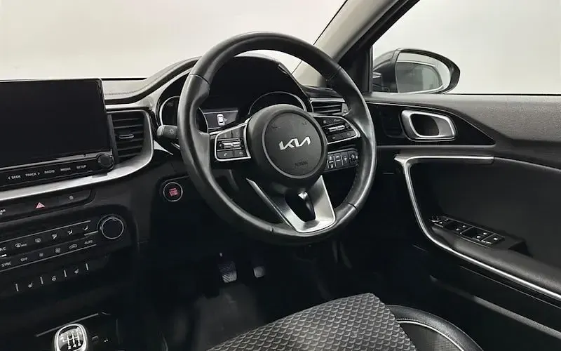 Used Kia XCeed 160 HP (117 kW) 2022 Grey SUV