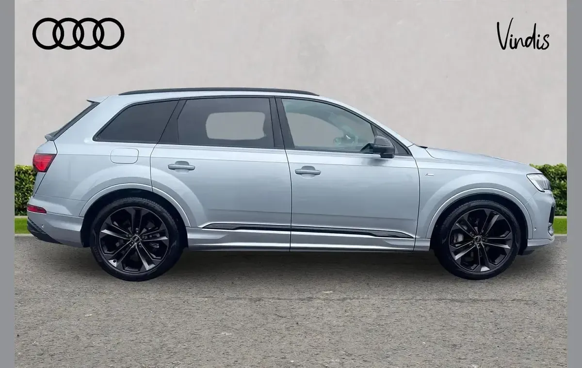Used Audi Q7 Black Edition 281 HP (206 kW) 2025 Silver SUV