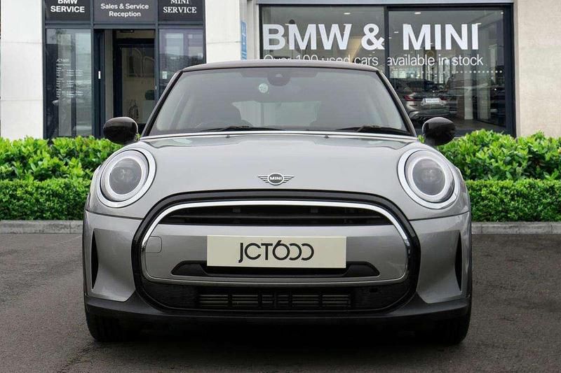 Used Mini Cooper Classic 134 HP (98 kW) 2022 Silver Hatchback