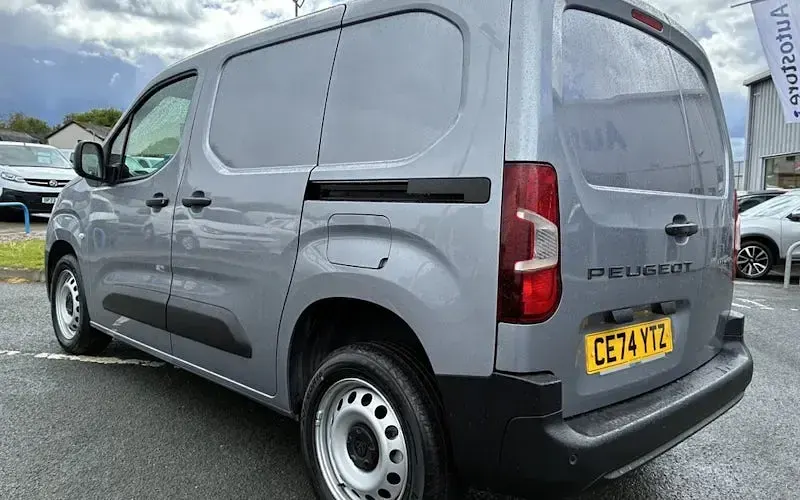 Used Peugeot Partner 102 HP (75 kW) 2025 MPV