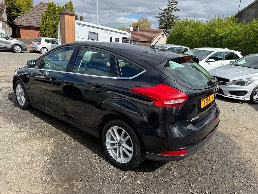 Gebraucht Ford Focus Zetec 2015 Schwarz Kleinwagen