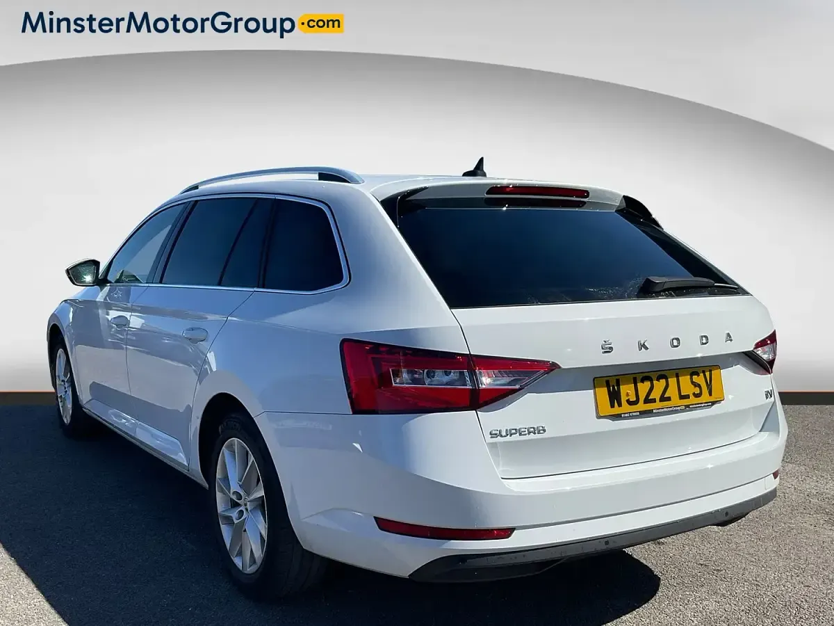 Used Skoda Superb SE Technology 218 HP (160 kW) 2022 White Estate