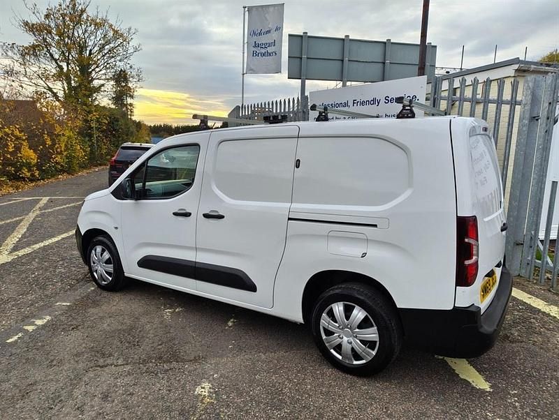 Used Peugeot Partner 2020 White MPV