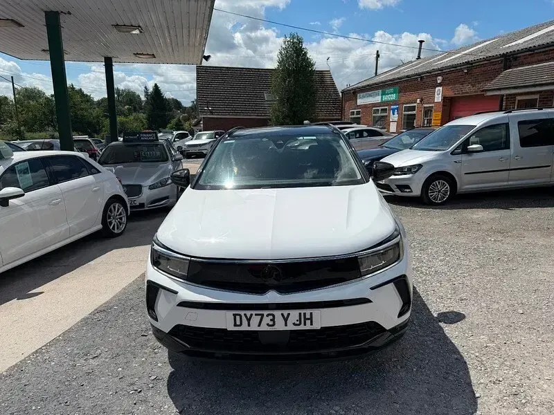Used Vauxhall Grandland X 130 HP (95 kW) 2023 White SUV