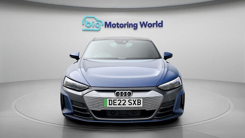 Usado Audi e-tron GT quattro 494 kW (673 HP) 2022 Azul Sedan