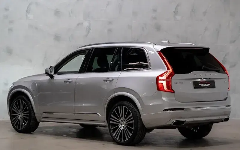 Used Volvo XC90 Inscription 390 HP (286 kW) 2021 Silver SUV
