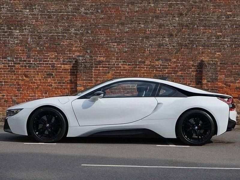 Used BMW i8 Comfort Edition 362 HP (266 kW) 2017 Multicolour Coupe
