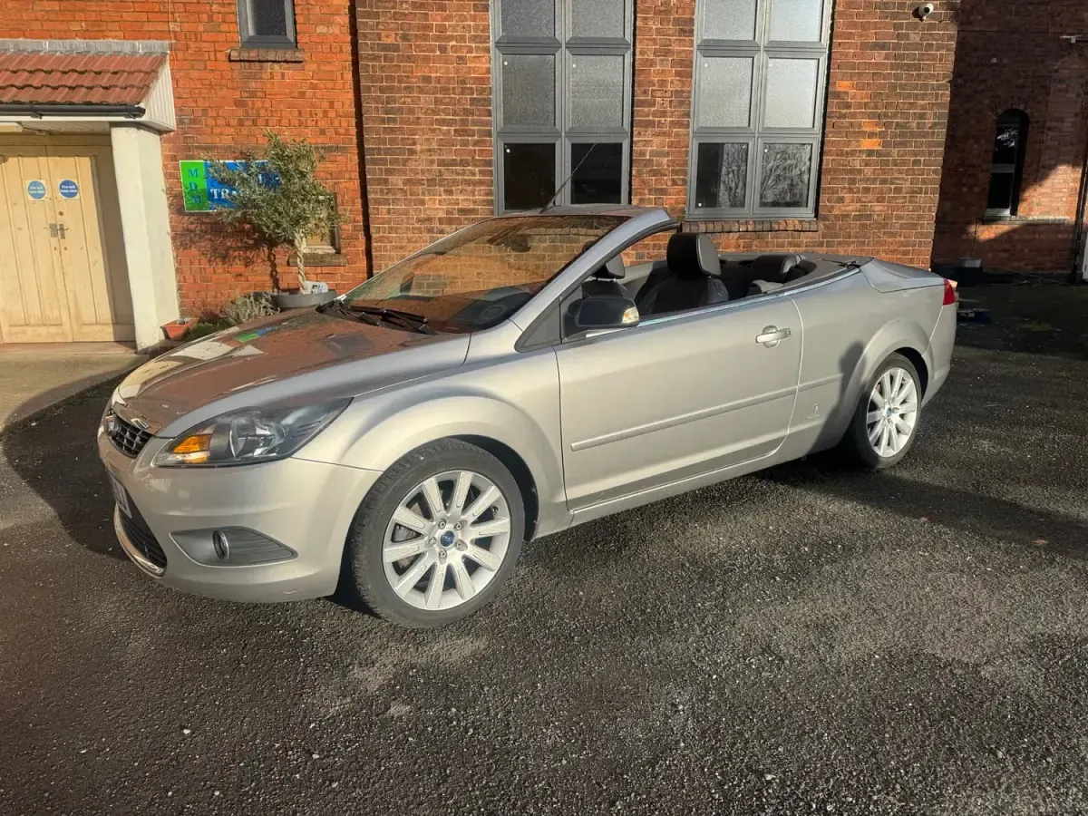 Begagnad Ford Focus Convertible 2014 Grå Cab