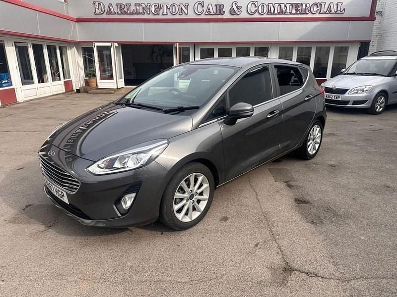 Used Ford Fiesta Titanium 100 HP (73 kW) 2017 Grey Hatchback