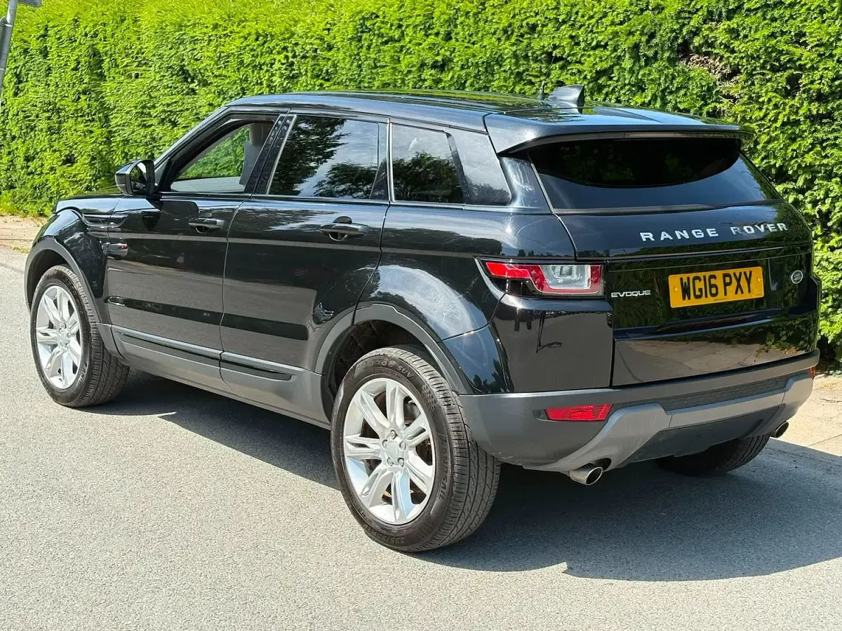Used Land Rover Range Rover evoque SE 2016 Black Estate