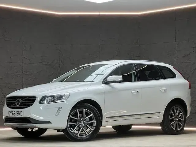 Used Volvo XC60 SE Lux 190 HP (139 kW) 2016 White SUV