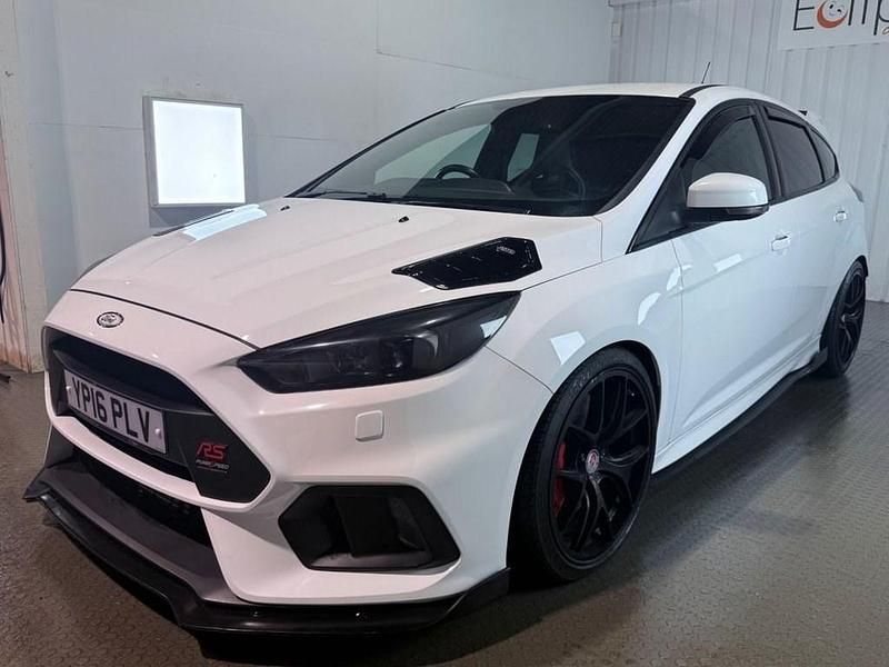 Used Ford Focus RS 350 HP (257 kW) 2016 White Hatchback