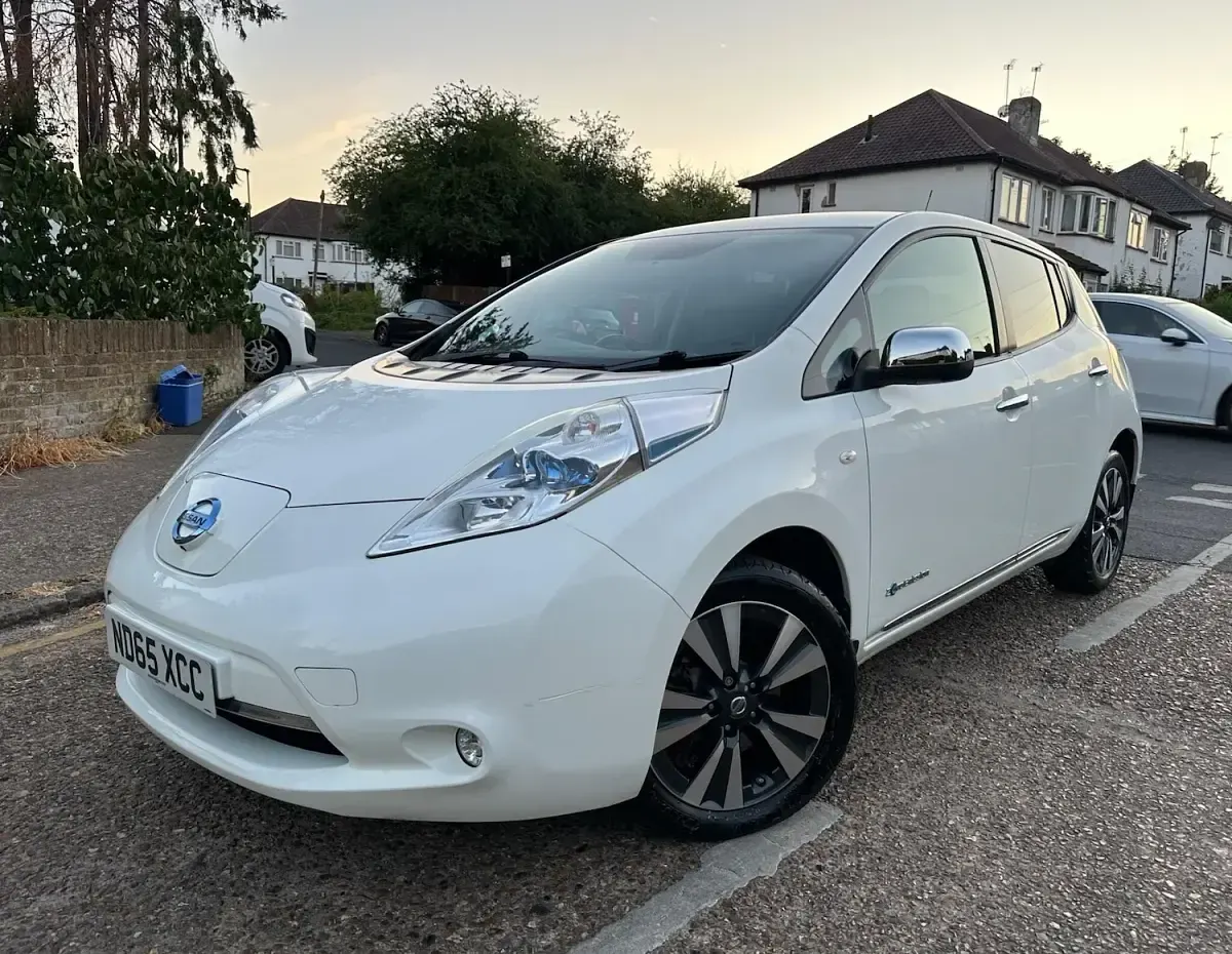 Used Nissan Leaf Tekna 80 kW (109 HP) 2016 White Hatchback