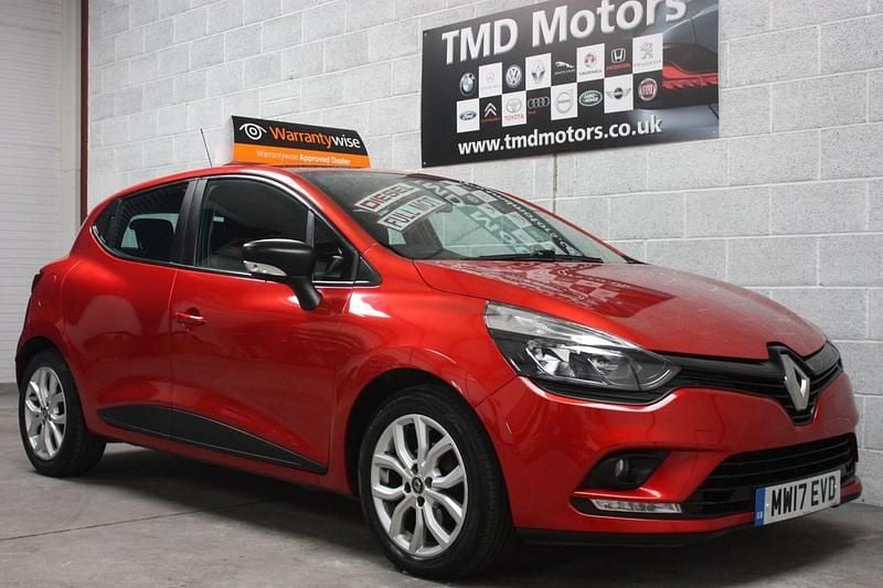 Used Renault Clio IV Play 90 HP (66 kW) 2017 Red Hatchback
