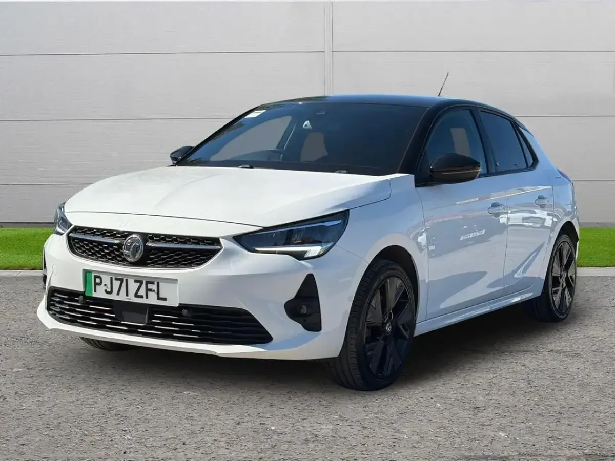 Second-hand Vauxhall Corsa-e SRi 98 kW (134 CP) 2022 Alb Hatchback
