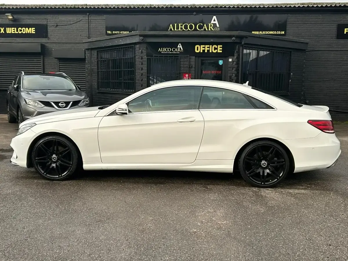 Used Mercedes E200 AMG line 184 HP (135 kW) 2016 White Coupe