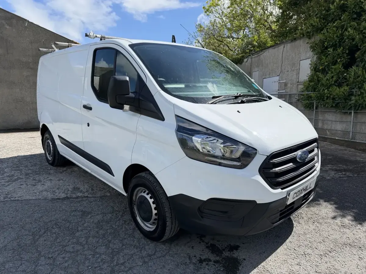 Used Ford Transit Custom 105 HP (77 kW) 2018 White Van