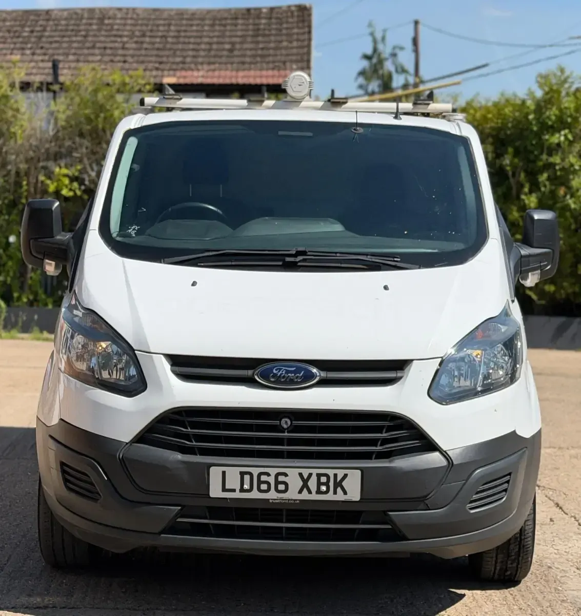 Used Ford Transit Custom 105 HP (77 kW) 2016 White Van