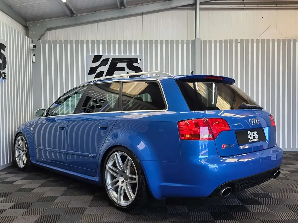 Used Audi RS4 Comfort 420 HP (308 kW) 2006 Blue Estate