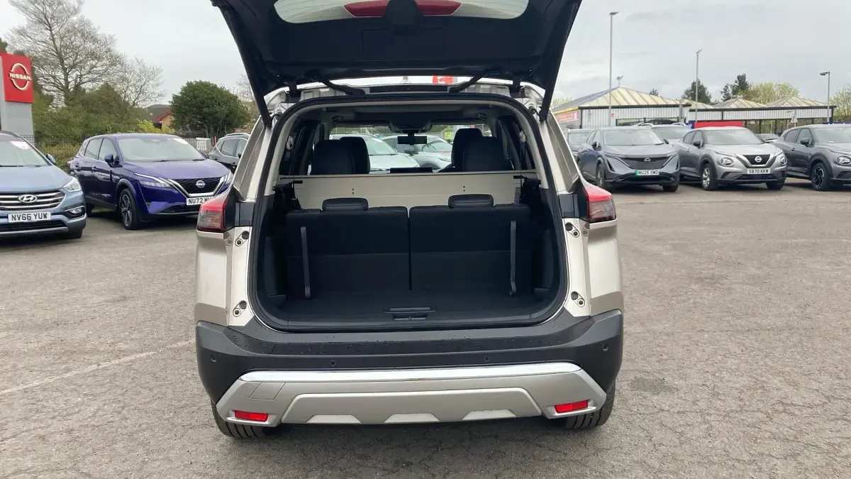 New Nissan X-Trail Tekna+ 163 HP (119 kW) 2026 Champagne silver  metallic SUV