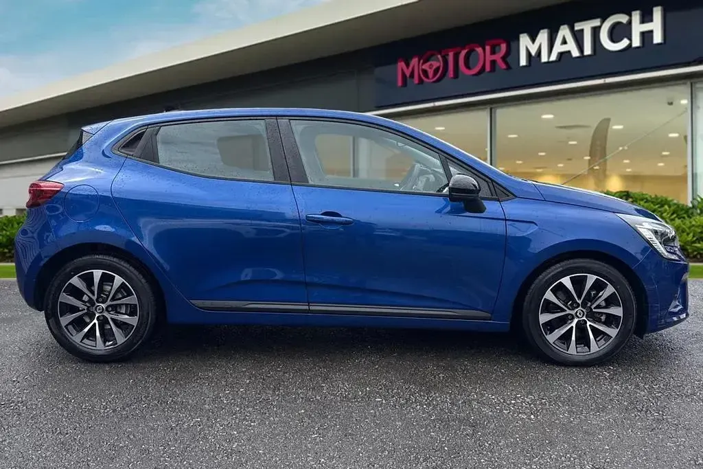 Used Renault Clio Evolution 2023 Blue Hatchback