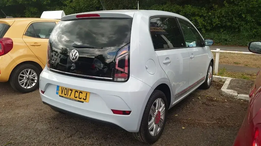 Used VW up! Beats 75 HP (55 kW) 2017 Silver Hatchback