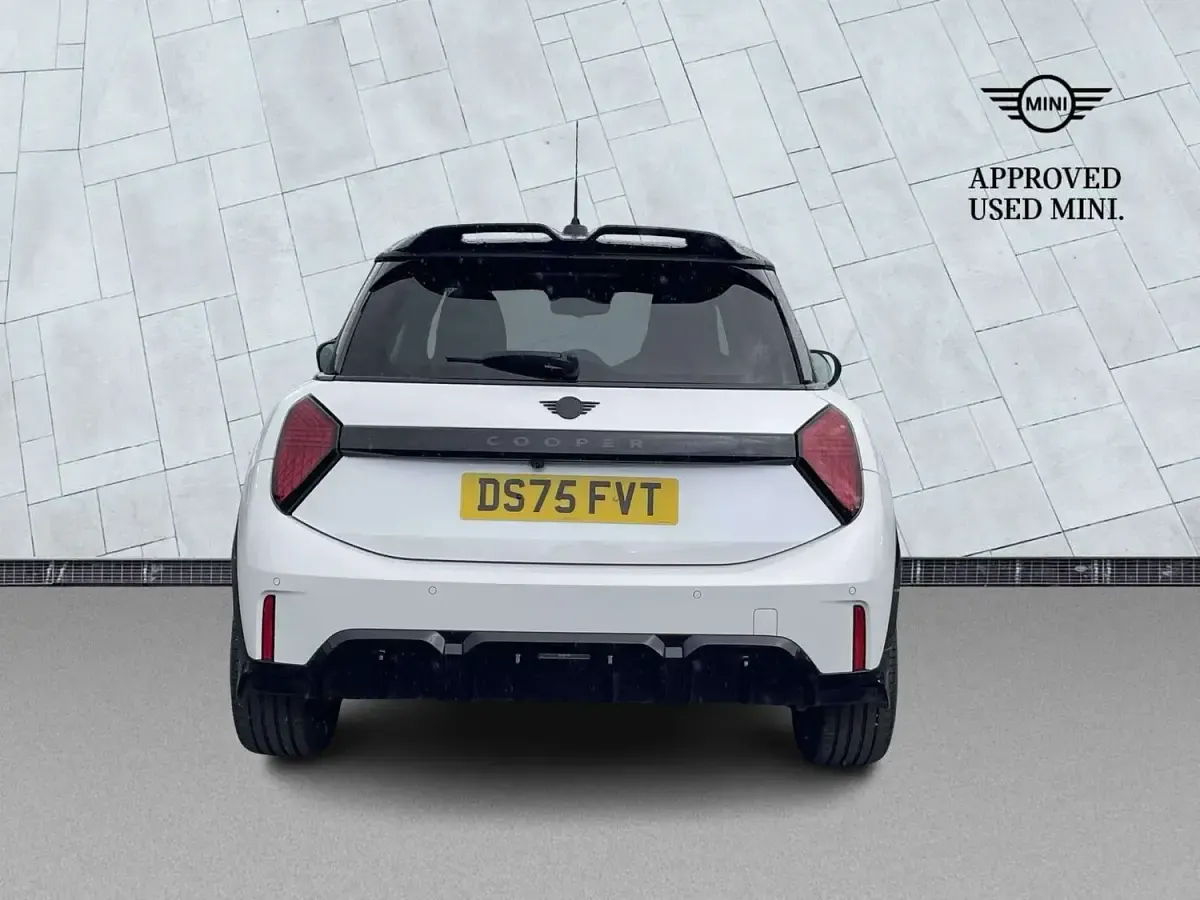 Used Mini Cooper Sport 113 kW (154 HP) 2026 White Hatchback