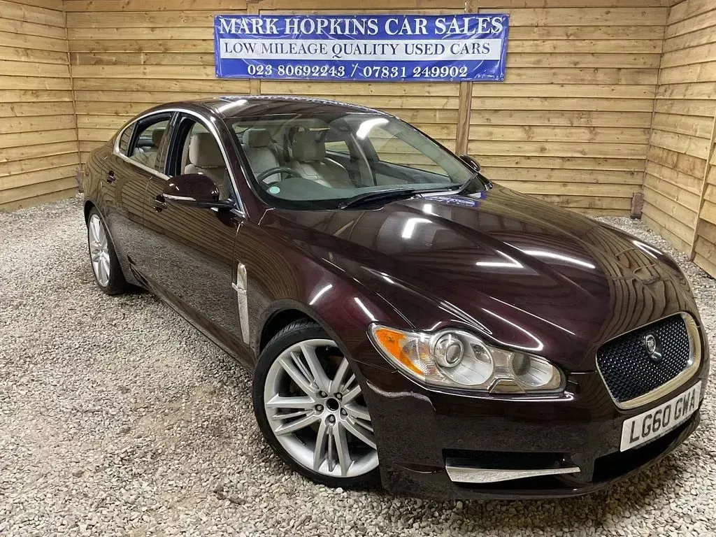 Used Jaguar XF Portfolio 276 HP (202 kW) 2010 Red Sedan