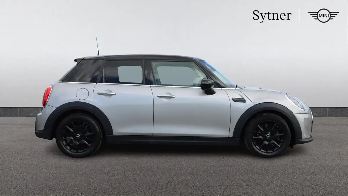 Used Mini Cooper Classic 134 HP (98 kW) 2023 Silver Hatchback