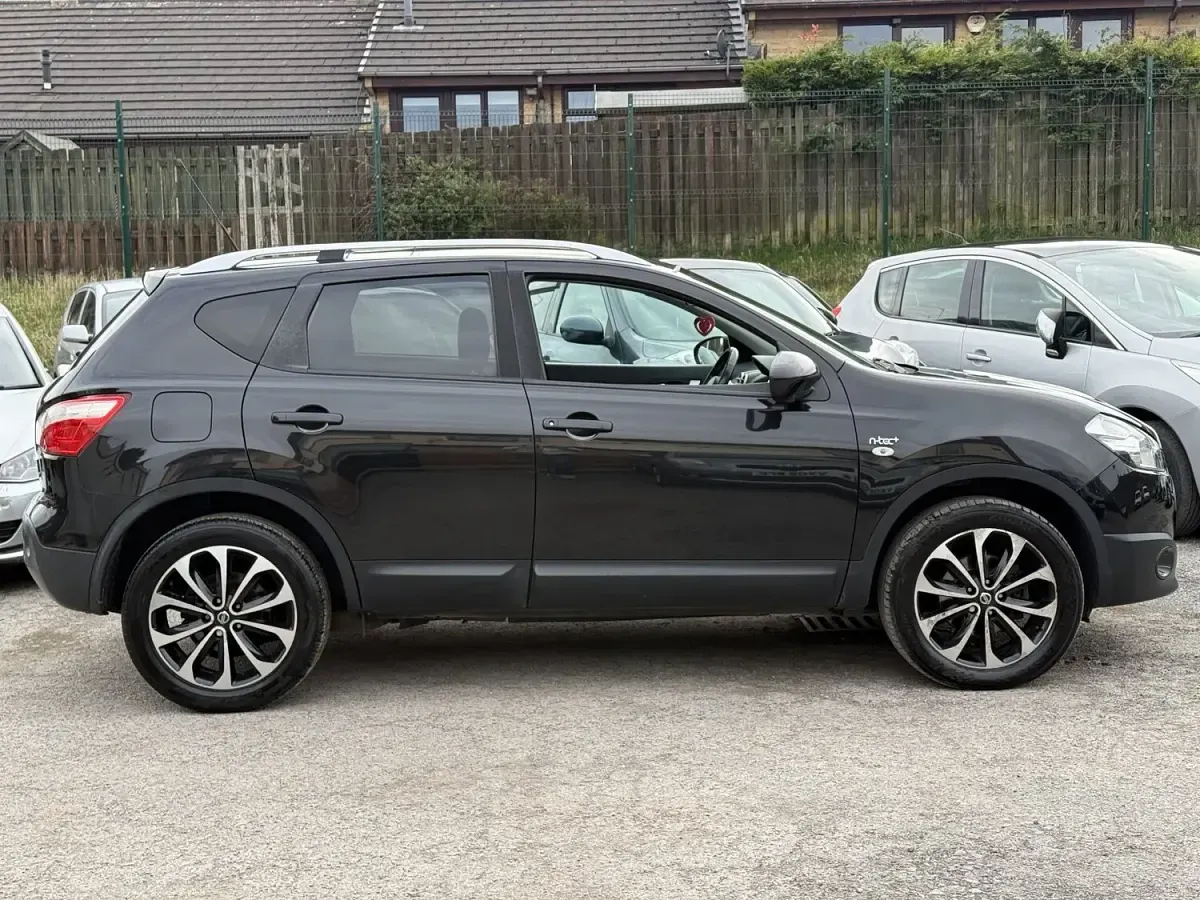 Used Nissan Qashqai N-TEC 117 HP (86 kW) 2012 Black SUV