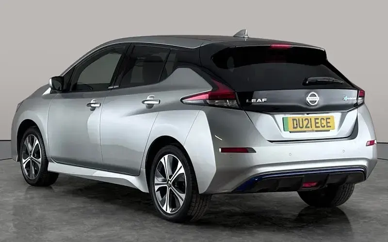 Used Nissan Leaf N-Connecta 160 kW (218 HP) 2021 Silver Hatchback