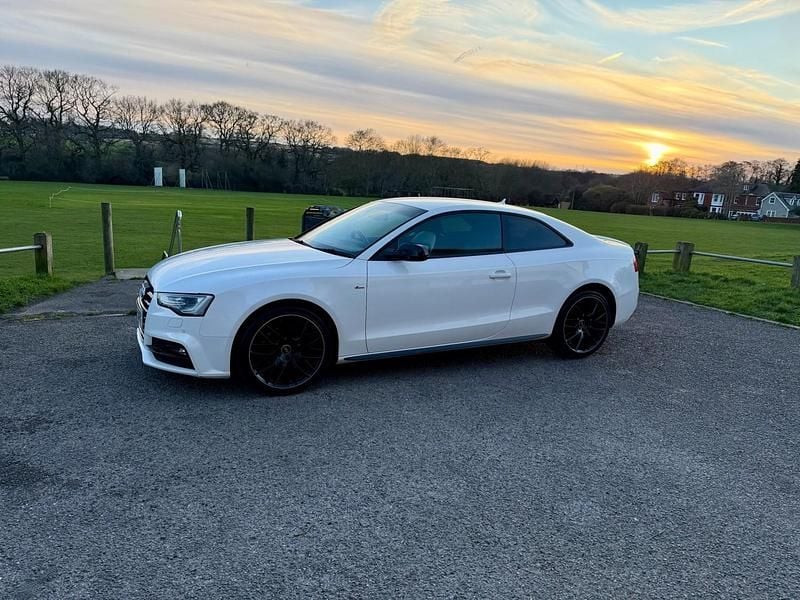 Used Audi A5 Black Edition 190 HP (139 kW) 2015 White Coupe