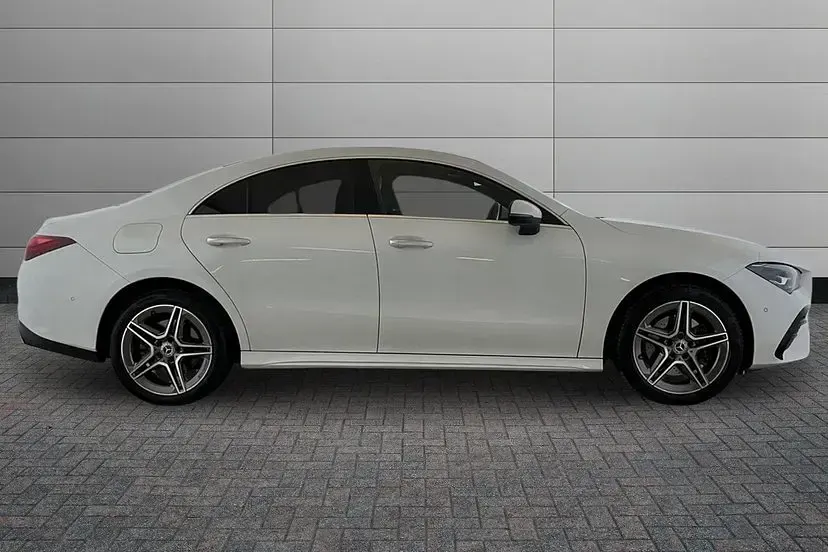 Used Mercedes CLA250 Executive 215 HP (158 kW) 2023 Digital white Coupe