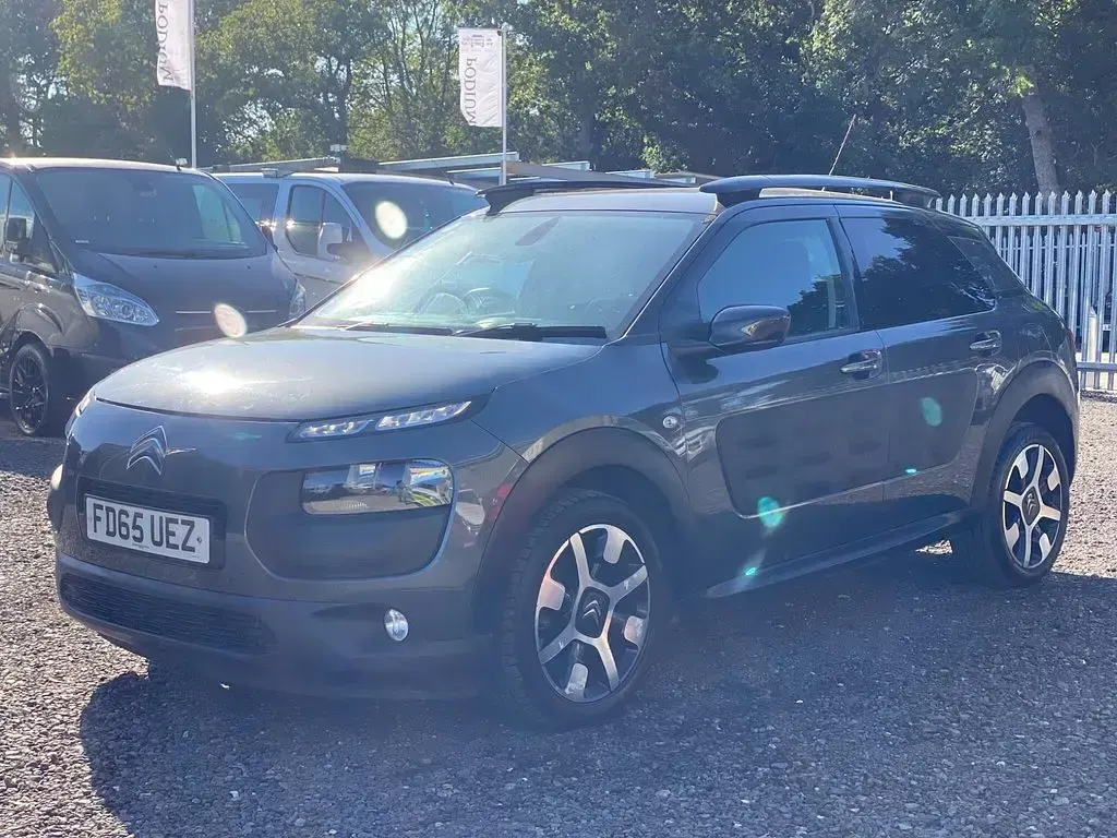 Used Citroën C4 Cactus Flair 98 HP (72 kW) 2015 Grey Hatchback