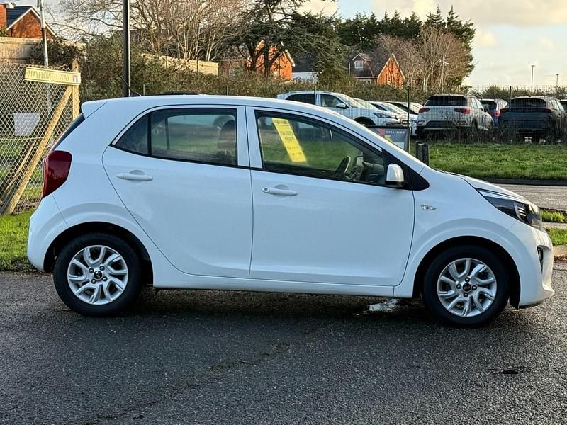 Used Kia Picanto 84 HP (61 kW) 2018 White Hatchback