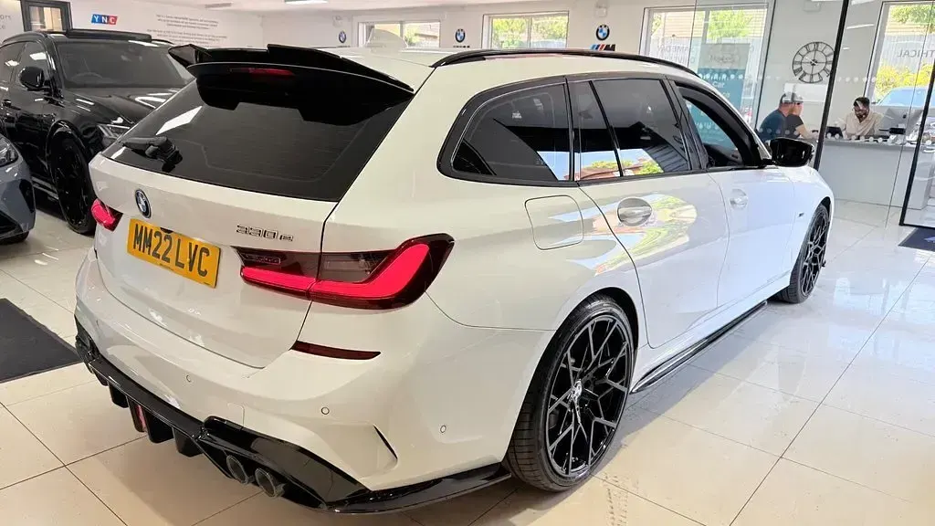 Used BMW 330e M Sport 292 HP (214 kW) 2022 White Estate