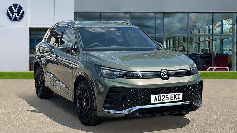 Green Used 2025 VW Tiguan R-line SUV | £37,023 (Expensive) - Image 1/4