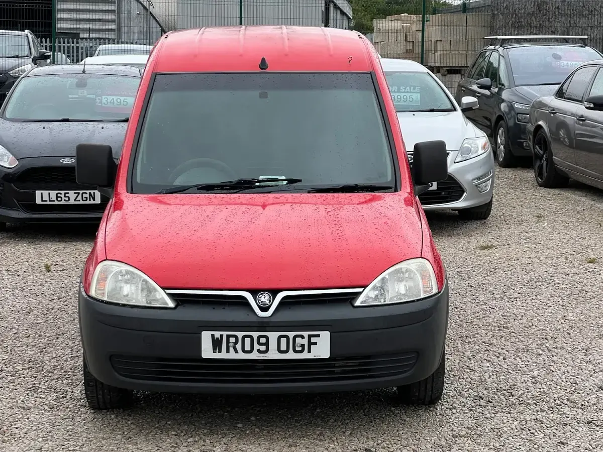Used Vauxhall Combo 75 HP (55 kW) 2009 Red MPV
