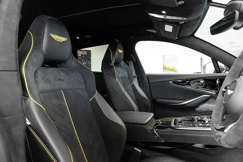 New Aston Martin DBX 2026 Aluminite silver (satin ppf) SUV