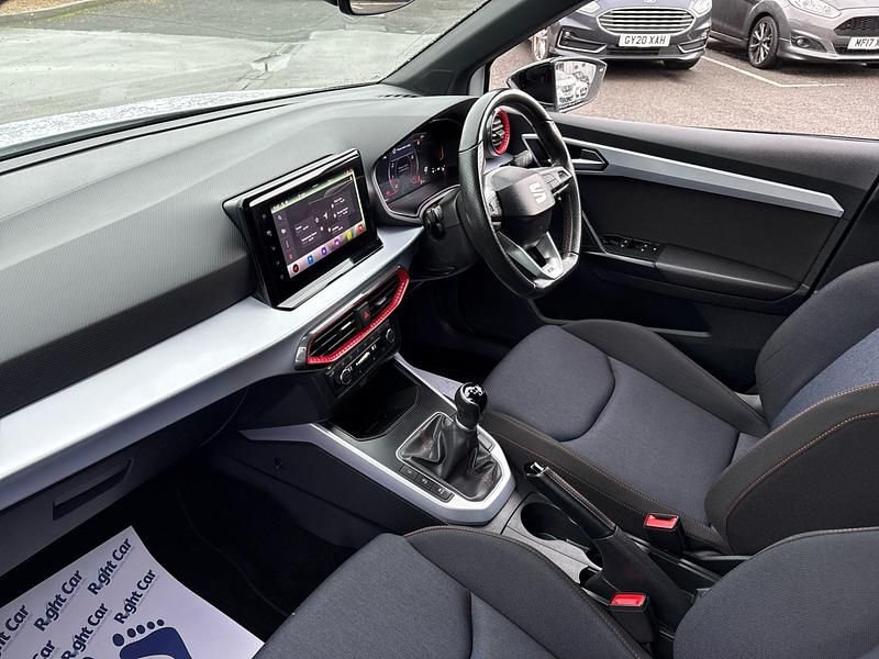 Begagnad Seat Arona FR 2023 Vit SUV