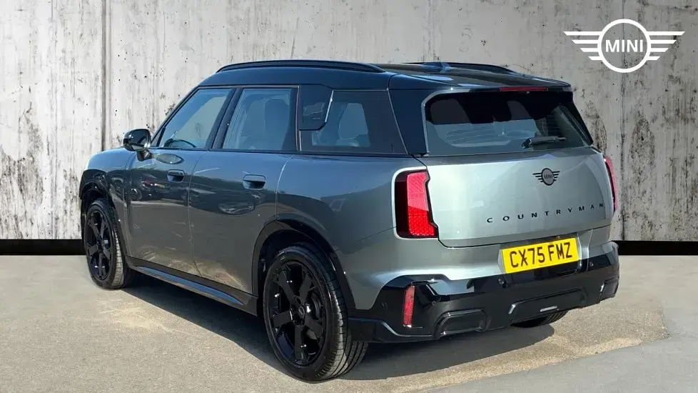 Used Mini Countryman 215 HP (158 kW) 2025 Green SUV