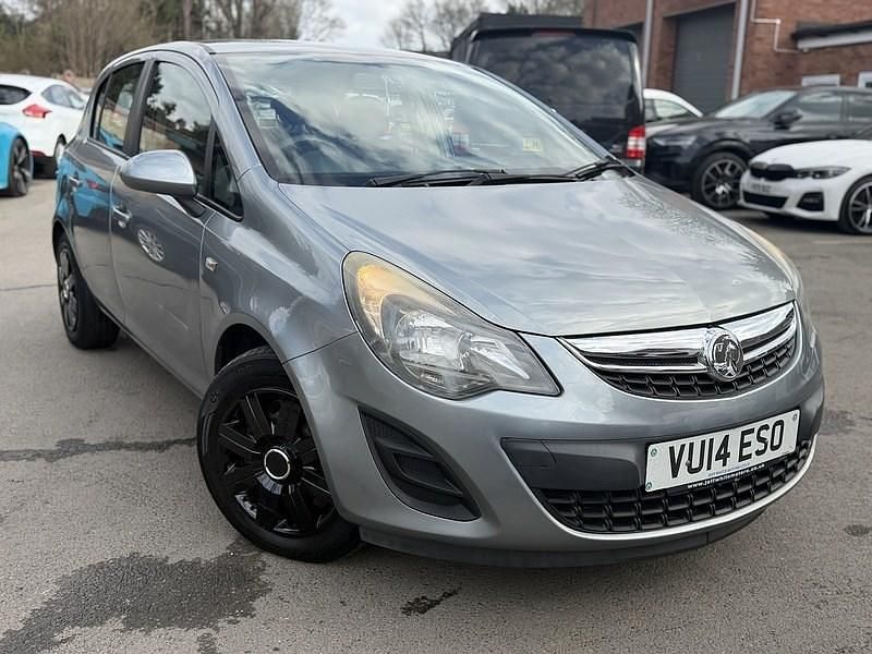 Used Vauxhall Corsa Design Edition 100 HP (73 kW) 2014 Silver Hatchback