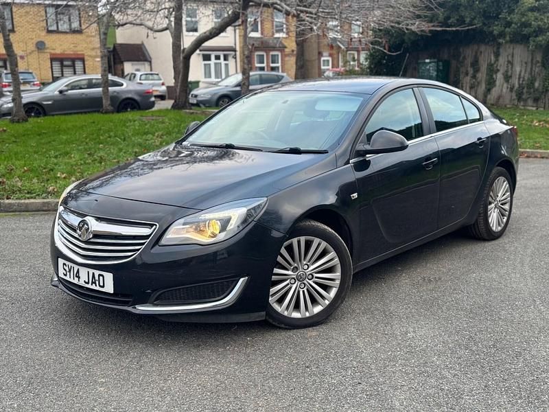 Used Vauxhall Insignia 140 HP (102 kW) 2014 Black Hatchback