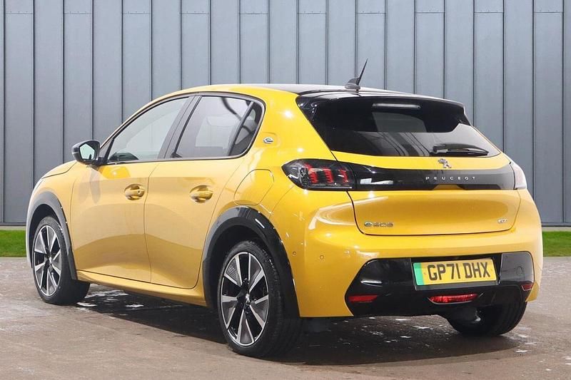 Used Peugeot e-208 GT 98 kW (134 HP) 2021 Yellow Hatchback