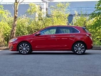 Used Hyundai i30 Premium 140 HP (102 kW) 2018 Red Hatchback