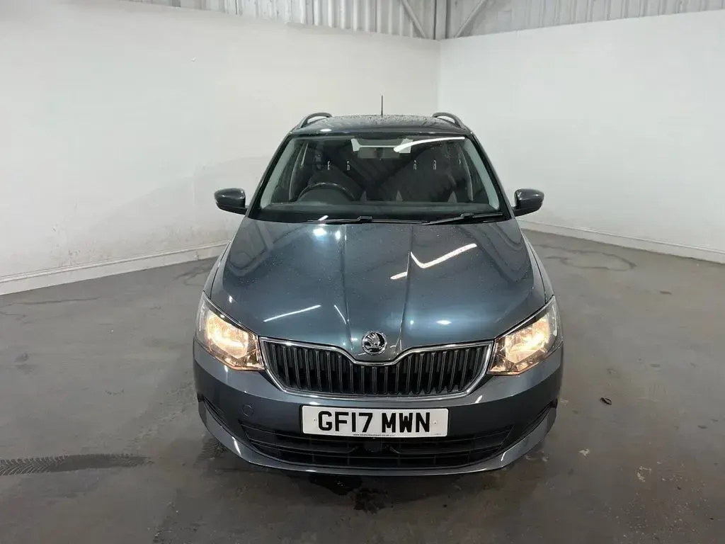 Used Skoda Fabia SE 90 HP (66 kW) 2017 Grey Estate