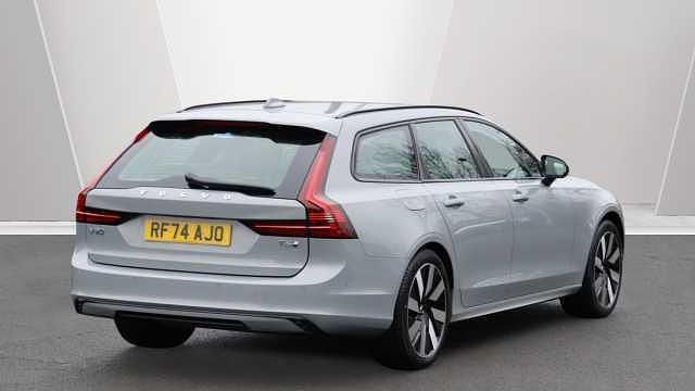 Used Volvo V90 Plus 350 HP (257 kW) 2025 Estate