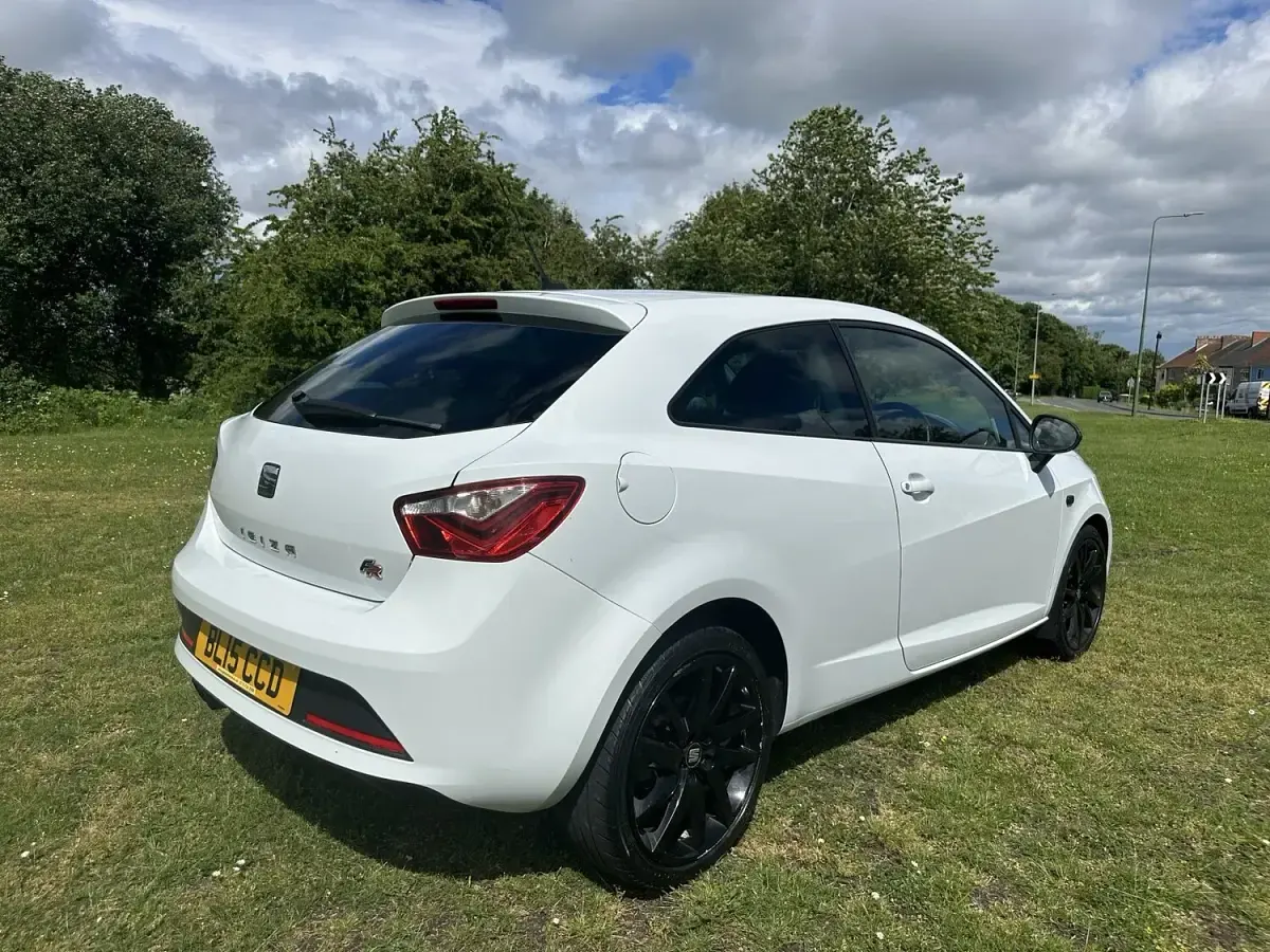 Used Seat Ibiza FR 2015 White Hatchback