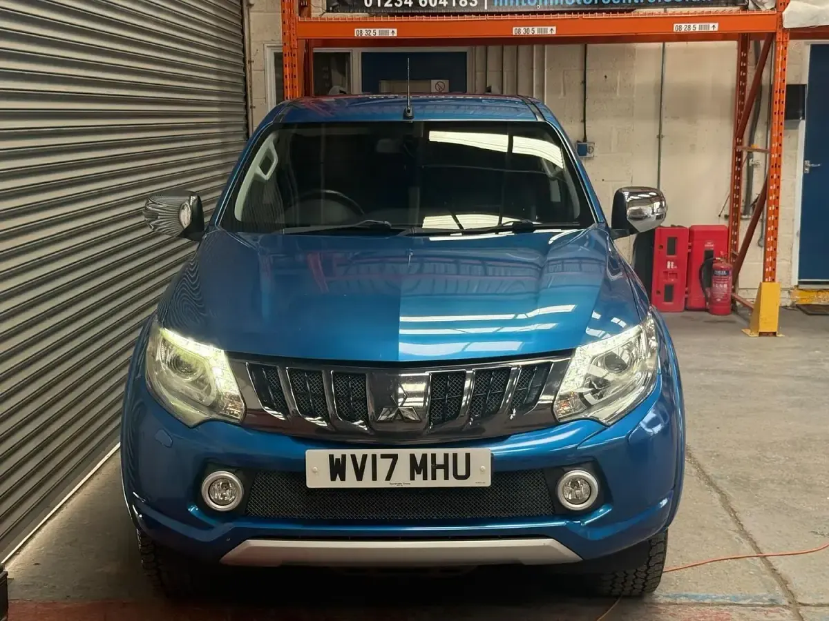 Used Mitsubishi L200 181 HP (133 kW) 2017 Blue Pickup