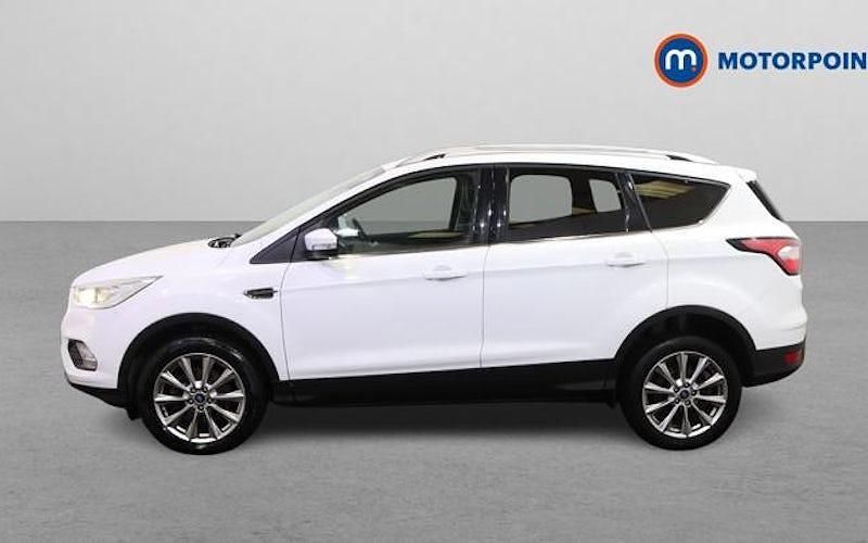 Used Ford Kuga Titanium 179 HP (131 kW) 2019 White SUV